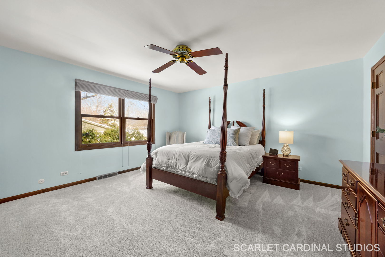 307 Leeds Court, Naperville, IL 60565