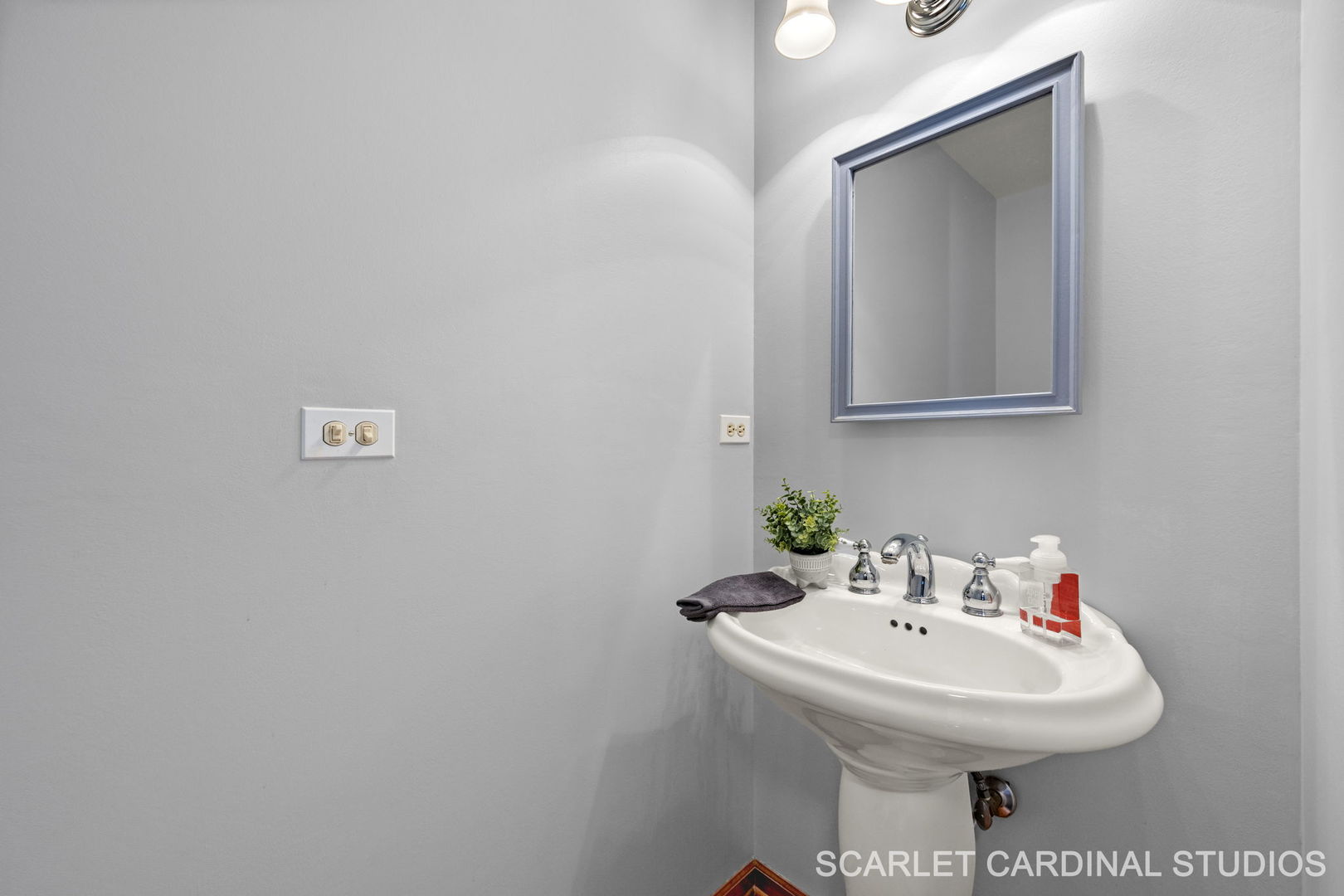 307 Leeds Court, Naperville, IL 60565