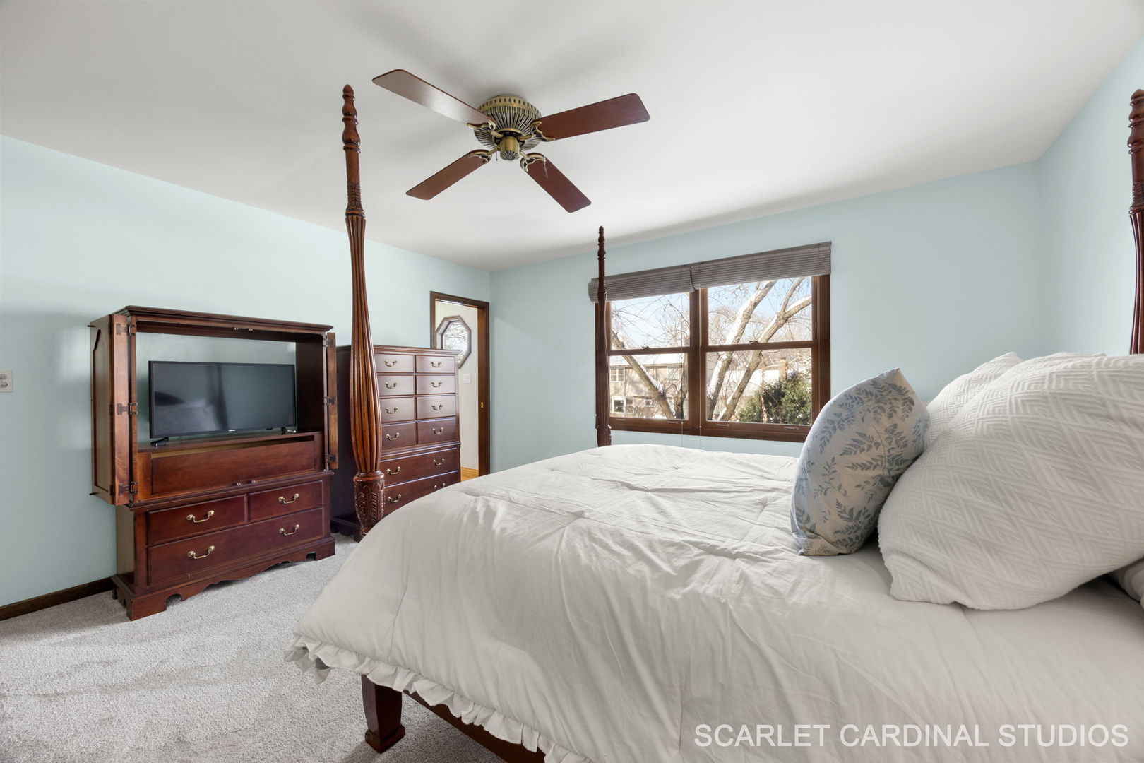 307 Leeds Court, Naperville, IL 60565