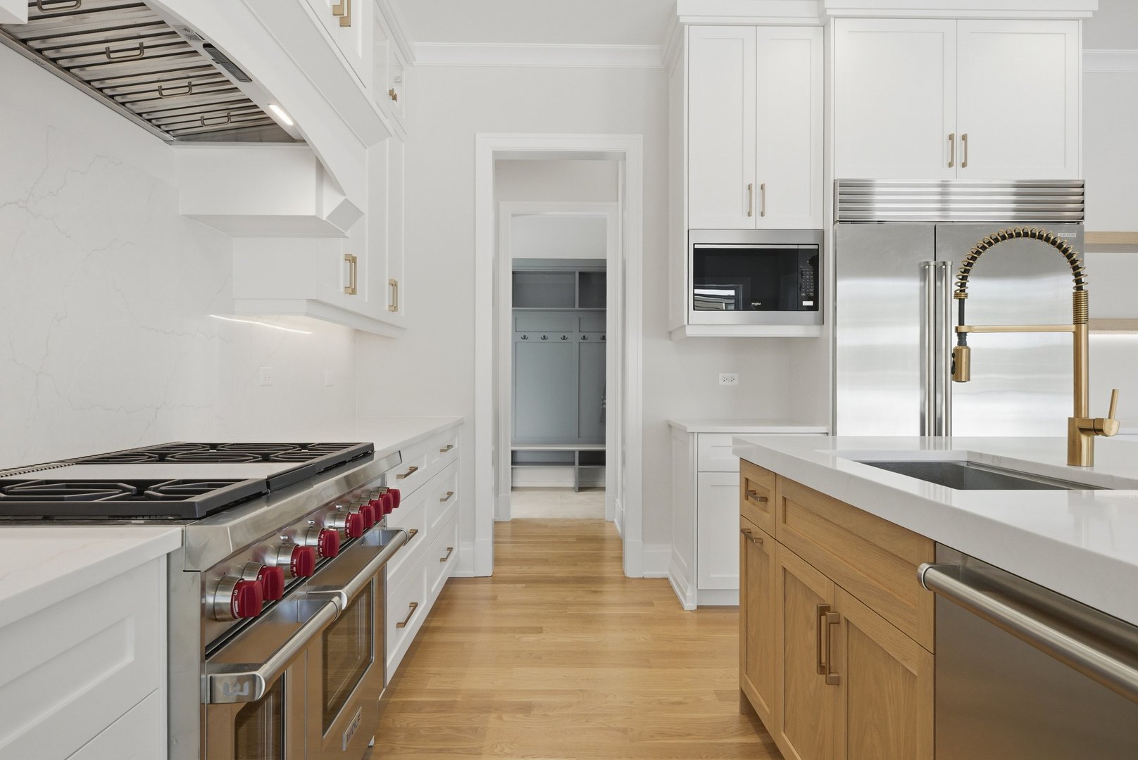 611 S Prospect Avenue, Elmhurst, IL 60126