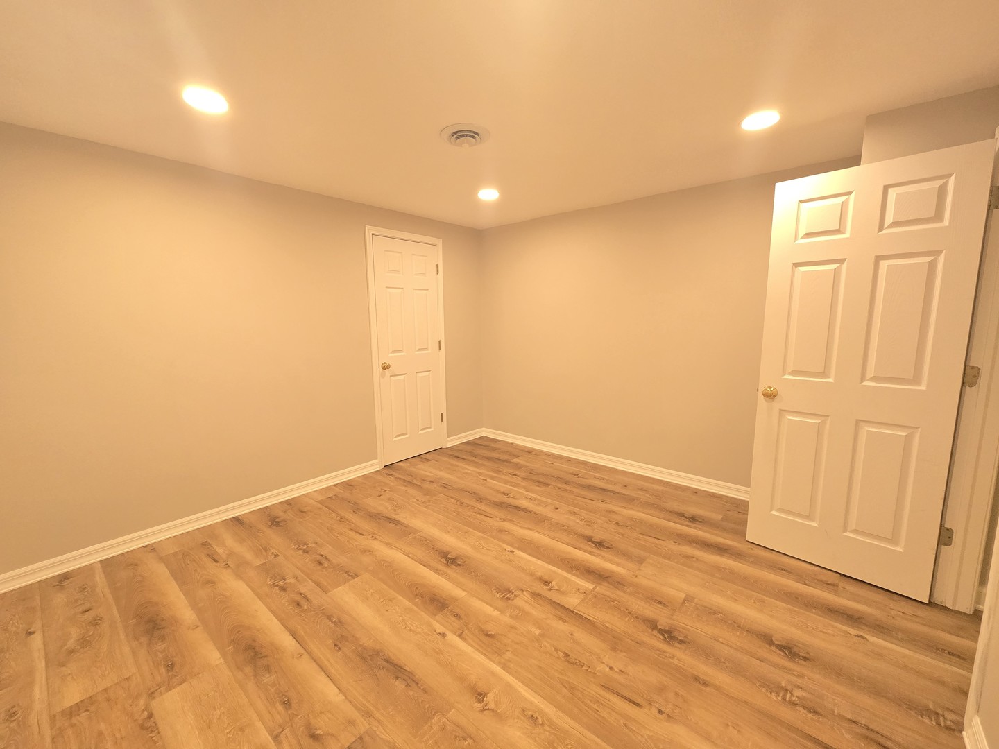 1565 OLD BARN Circle, Libertyville, IL 60048