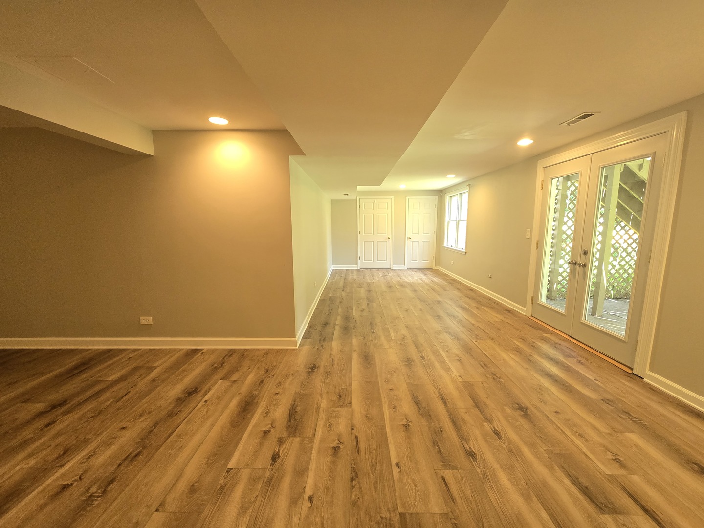 1565 OLD BARN Circle, Libertyville, IL 60048