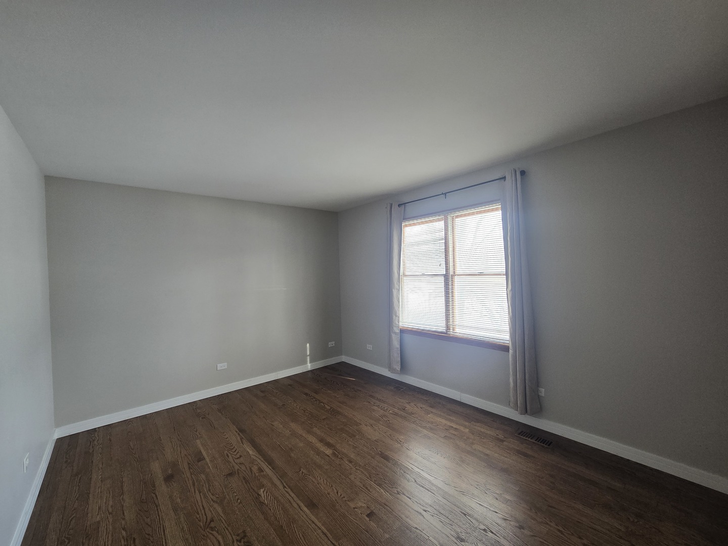 1565 OLD BARN Circle, Libertyville, IL 60048