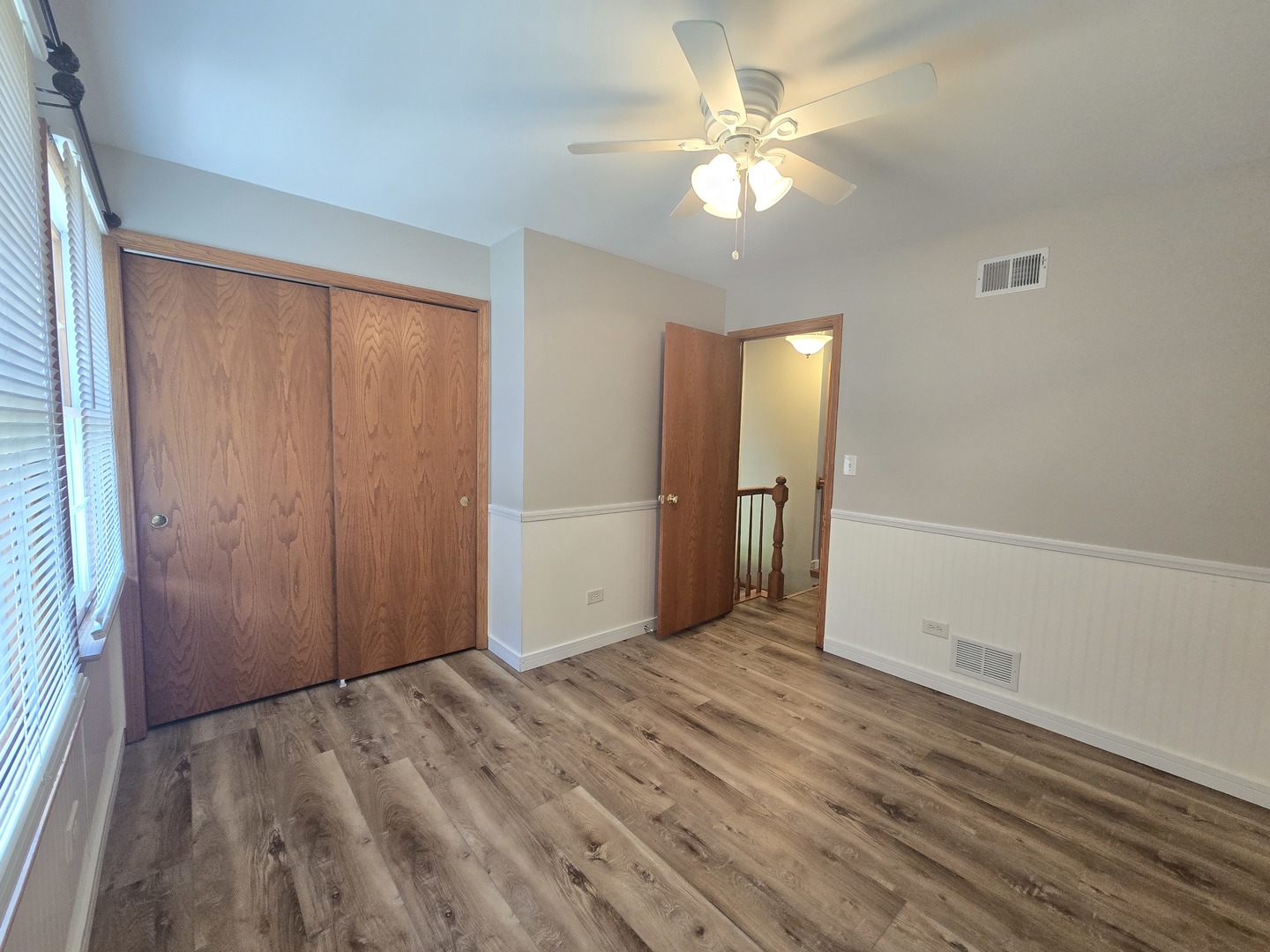 1565 OLD BARN Circle, Libertyville, IL 60048