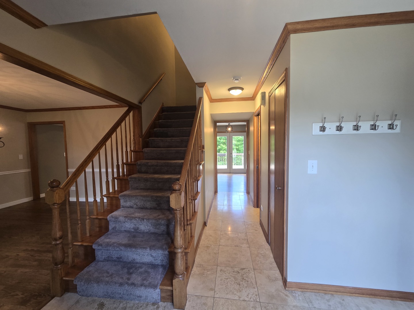 1565 OLD BARN Circle, Libertyville, IL 60048