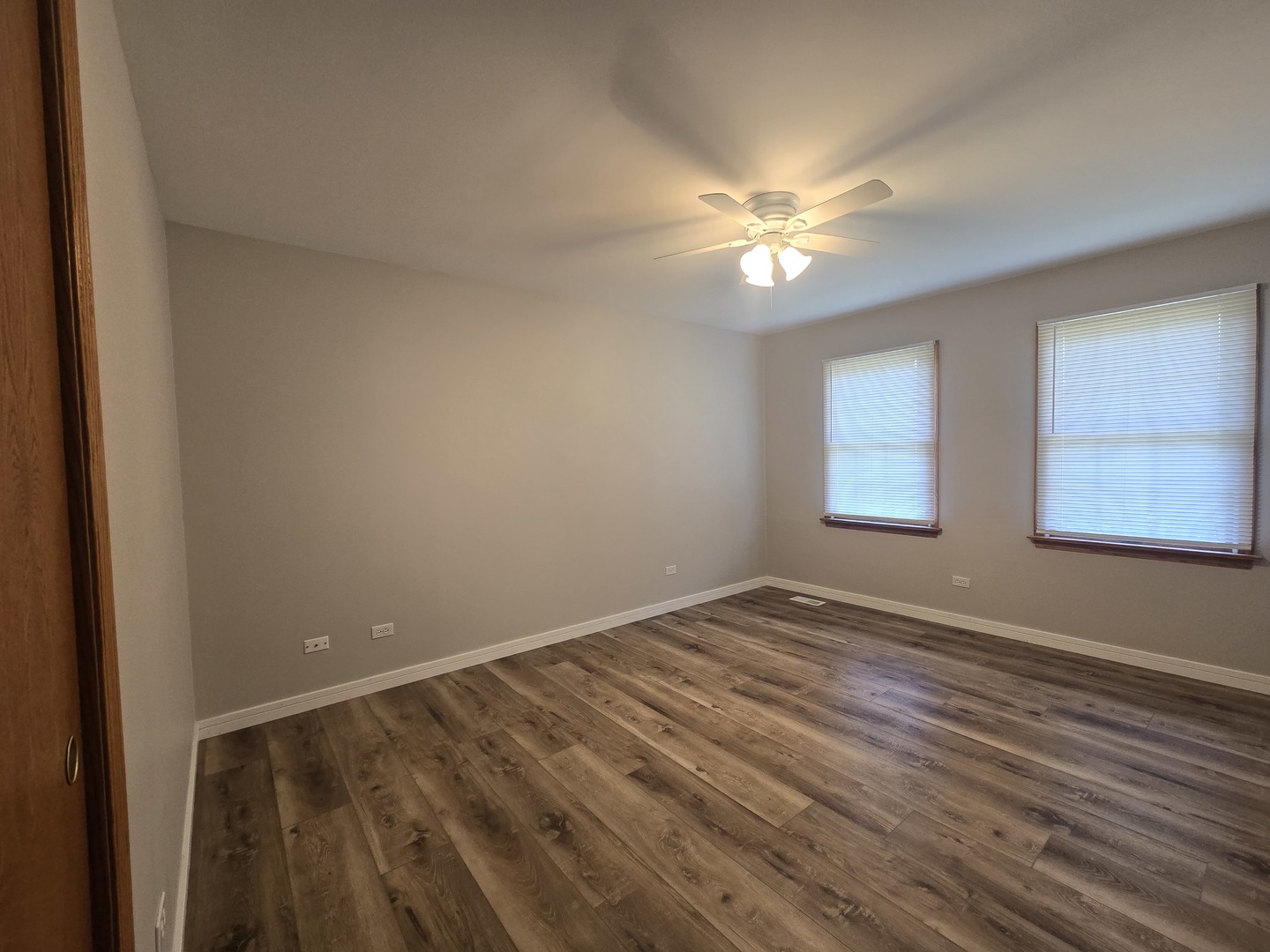 1565 OLD BARN Circle, Libertyville, IL 60048