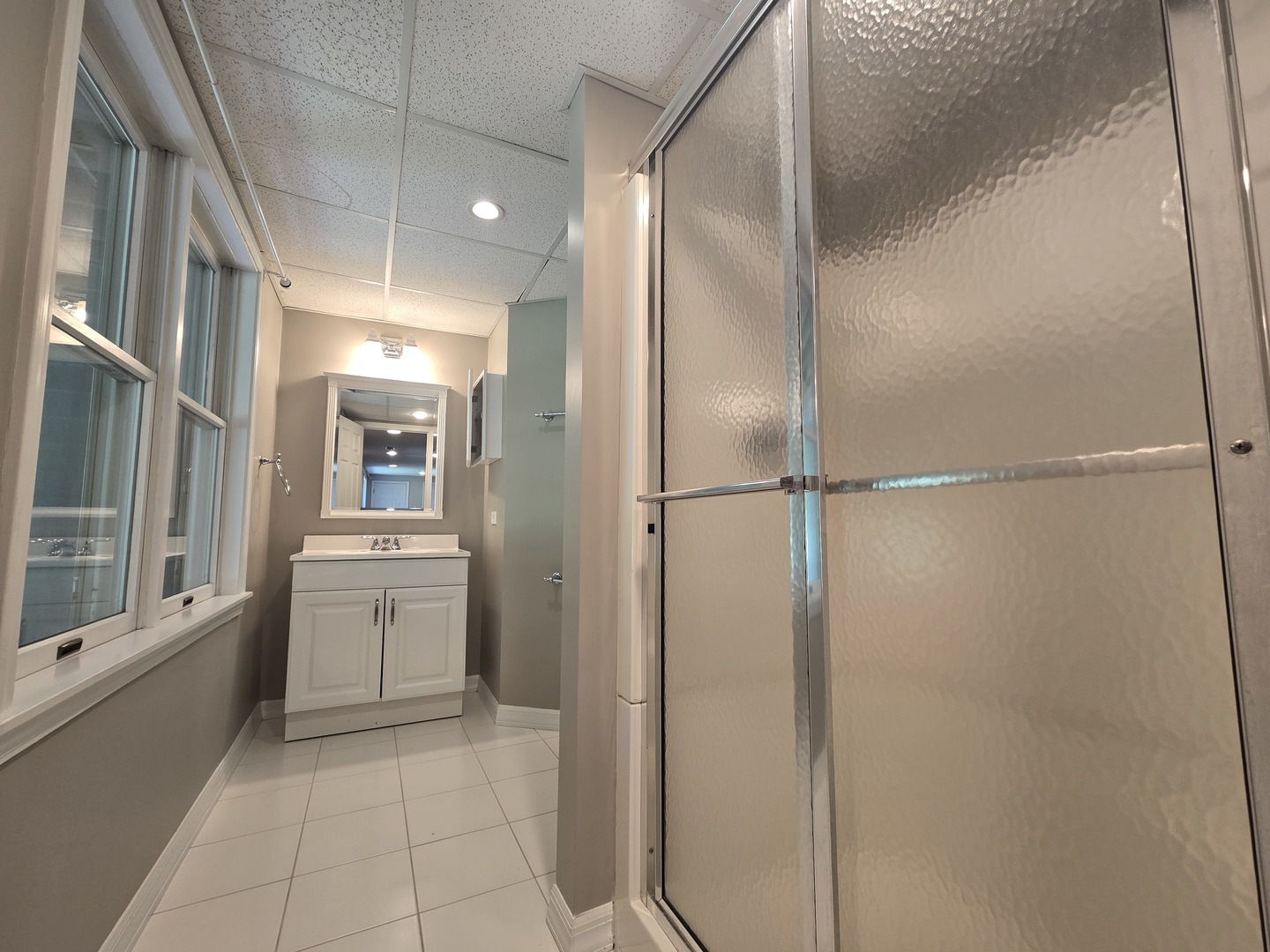 1565 OLD BARN Circle, Libertyville, IL 60048