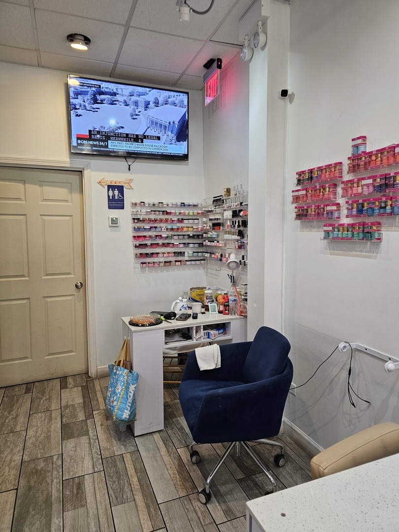 3110 N Sheridan Road, Chicago, IL 60657