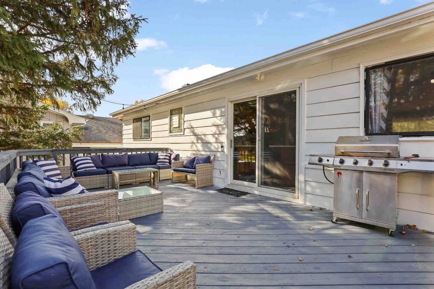 185 Ott Avenue, Glen Ellyn, IL 60137