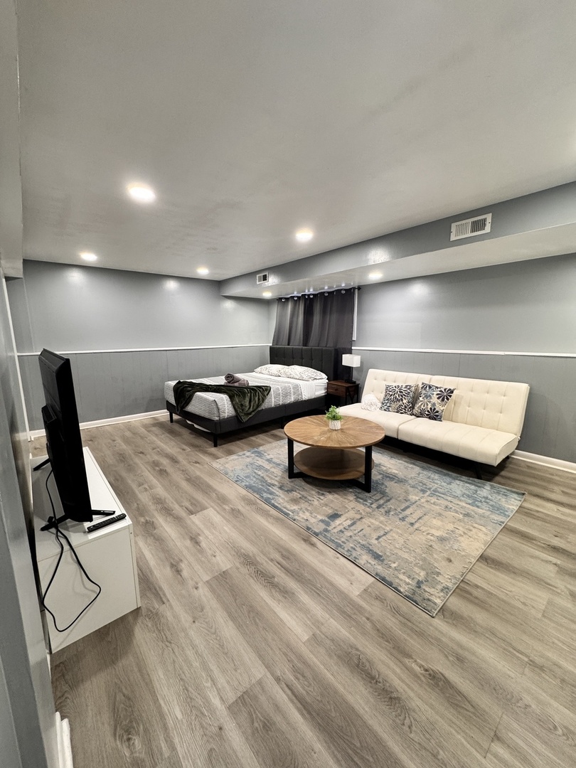 185 Ott Avenue, Glen Ellyn, IL 60137