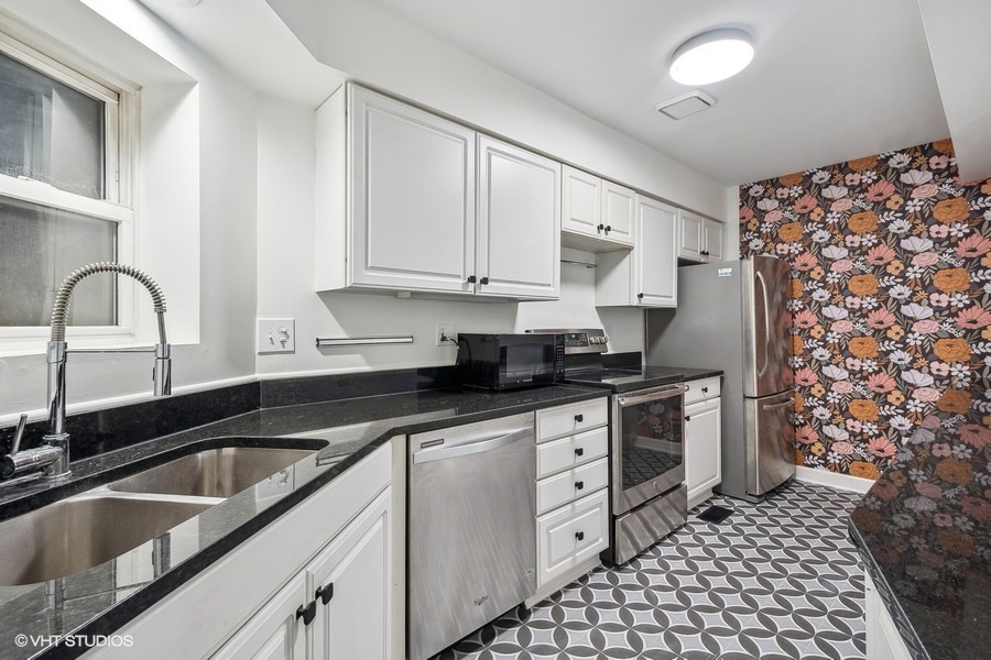 448 N Aberdeen Street #1, Chicago, IL 60642