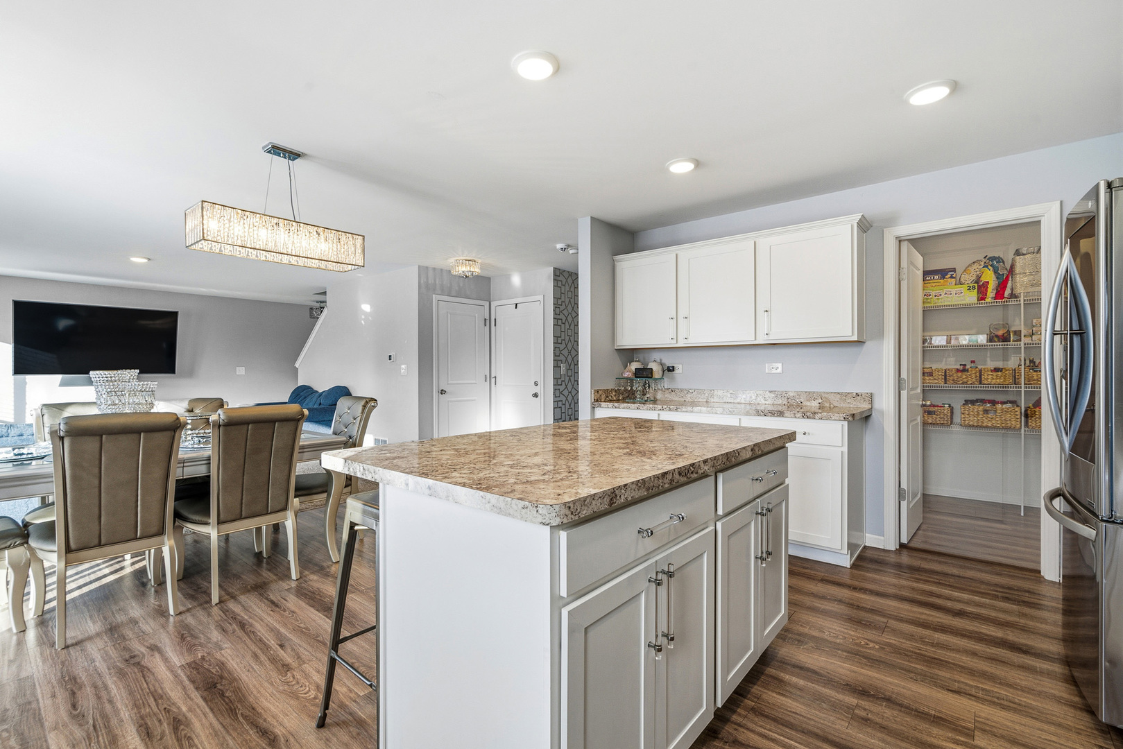 434 S Stonebrook Drive, Romeoville, IL 60446