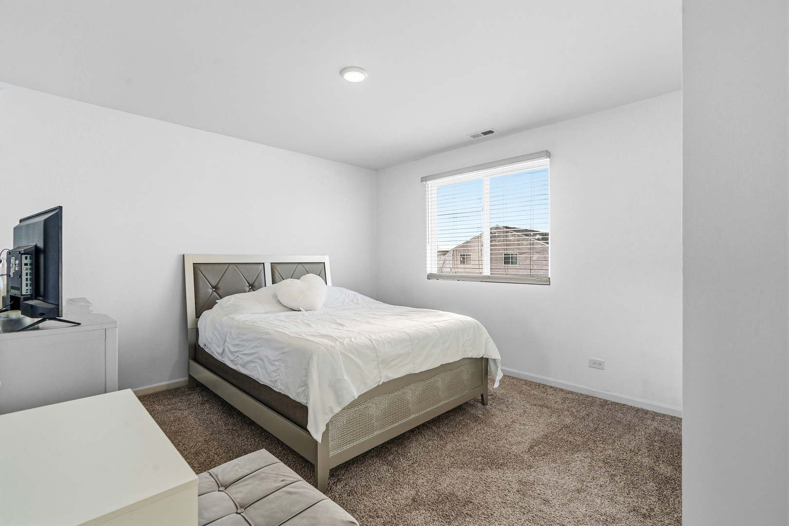 434 S Stonebrook Drive, Romeoville, IL 60446