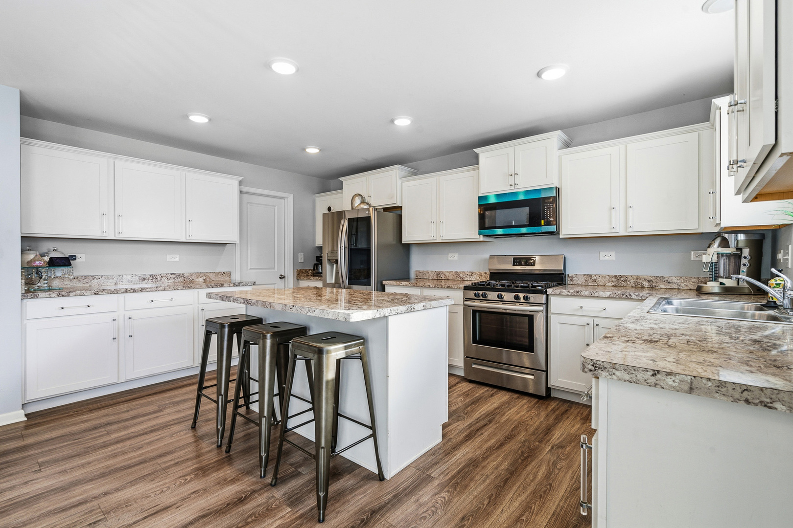 434 S Stonebrook Drive, Romeoville, IL 60446