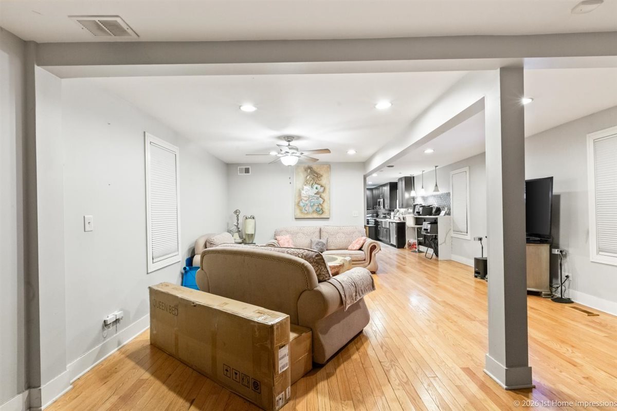 46 Englewood Avenue, Bellwood, IL 60104