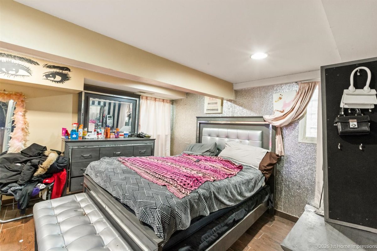 46 Englewood Avenue, Bellwood, IL 60104