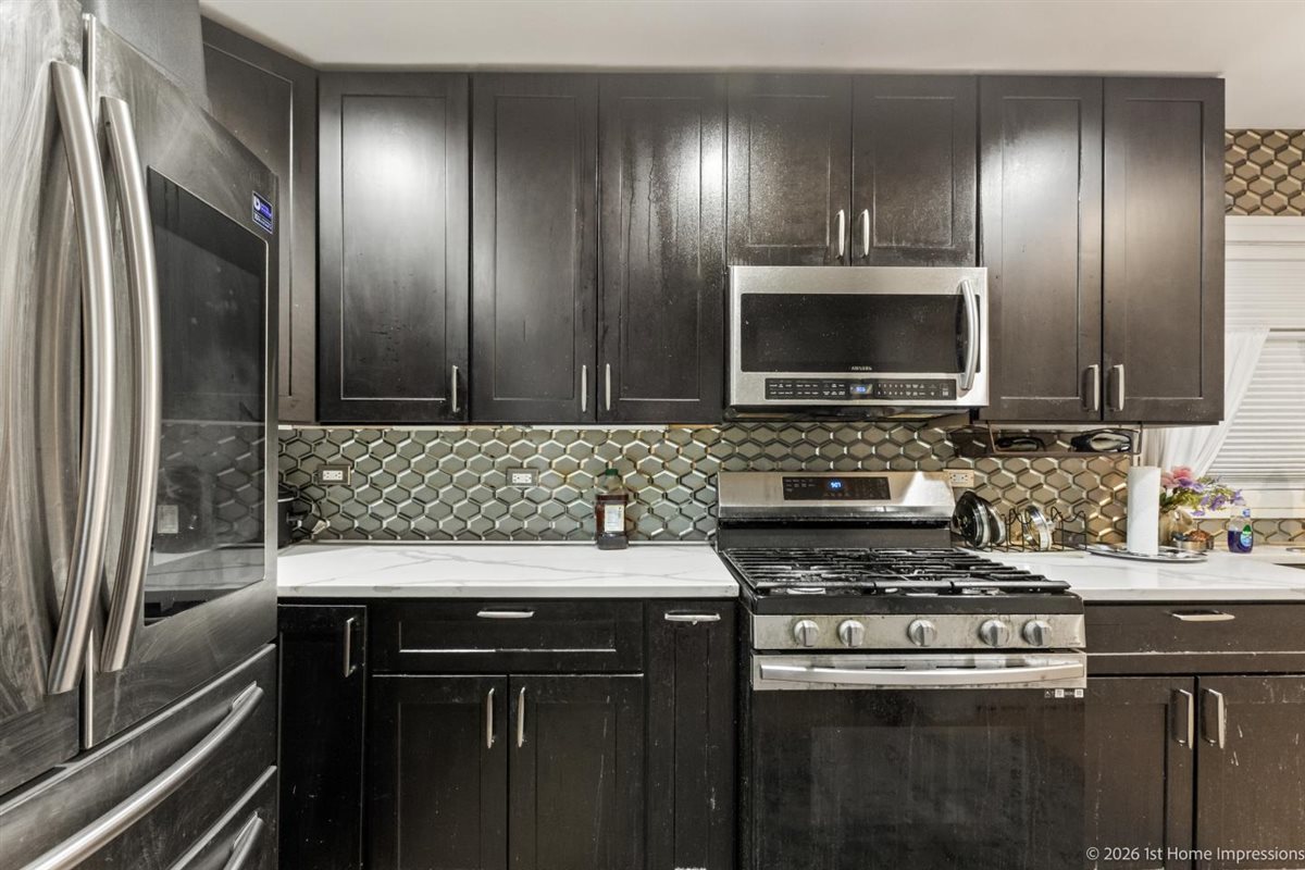 46 Englewood Avenue, Bellwood, IL 60104