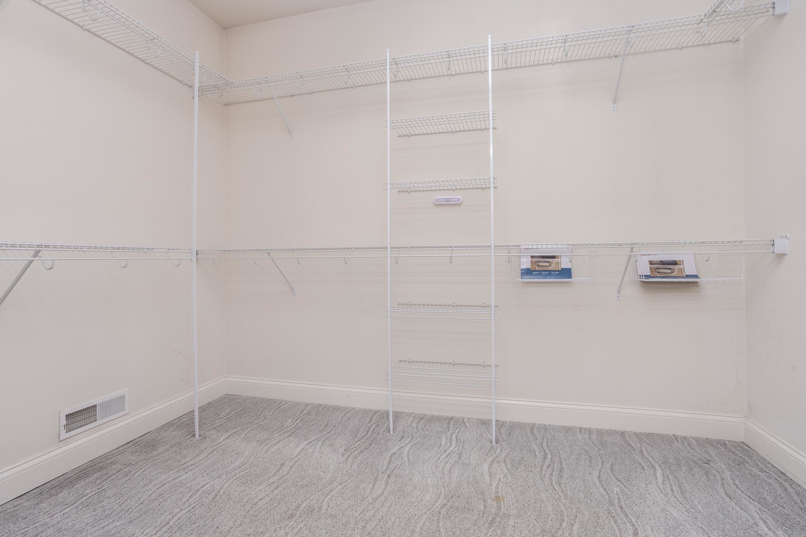 2807 Vrooman Court, Bloomington, IL 61704