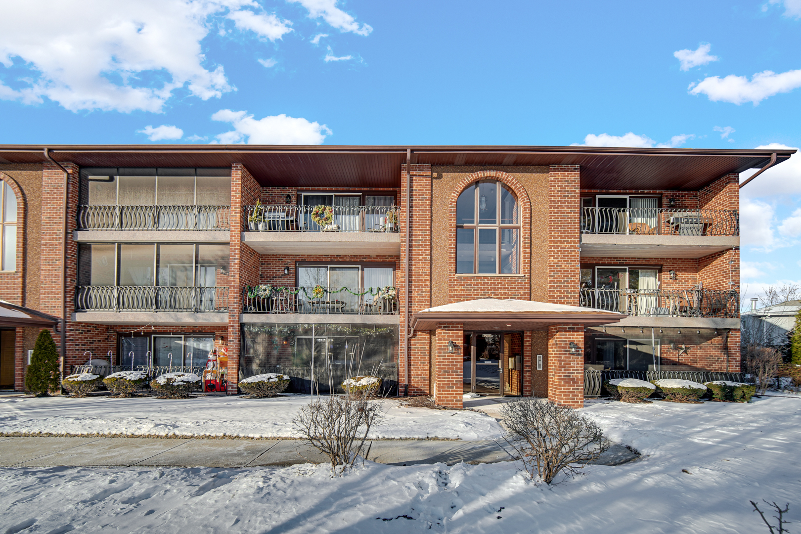 8208 Cobblestone Drive #1B, Palos Hills, IL 60465