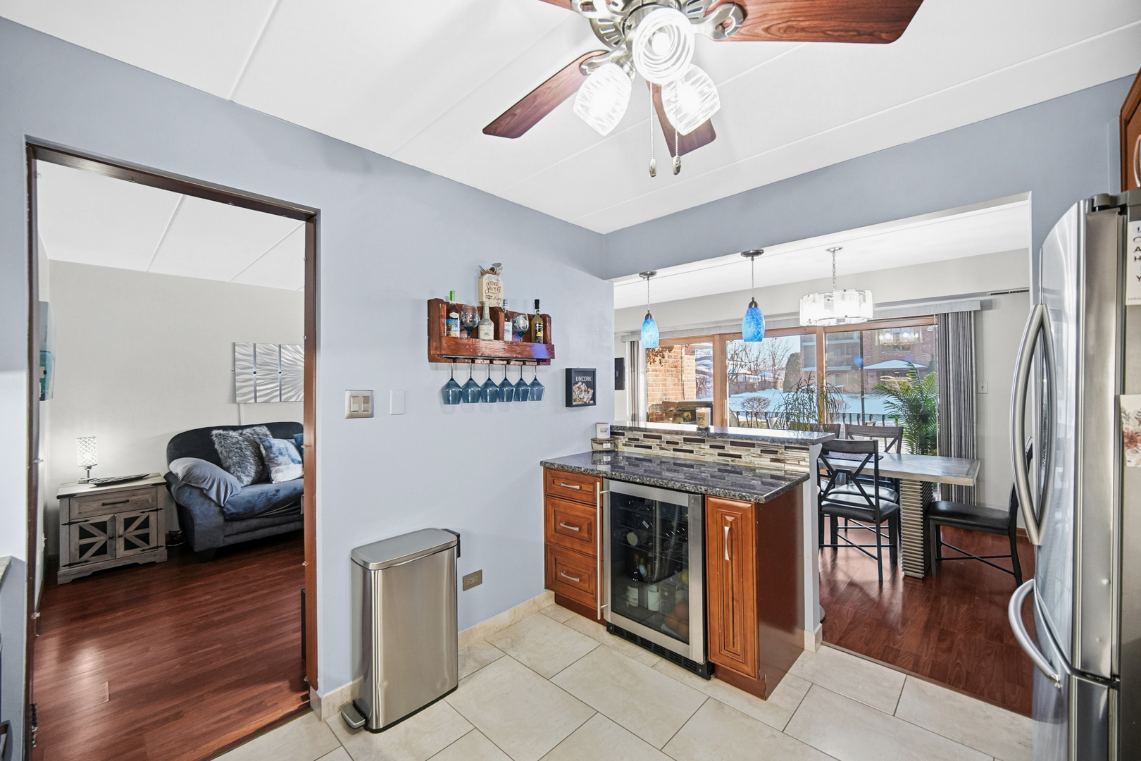 8208 Cobblestone Drive #1B, Palos Hills, IL 60465