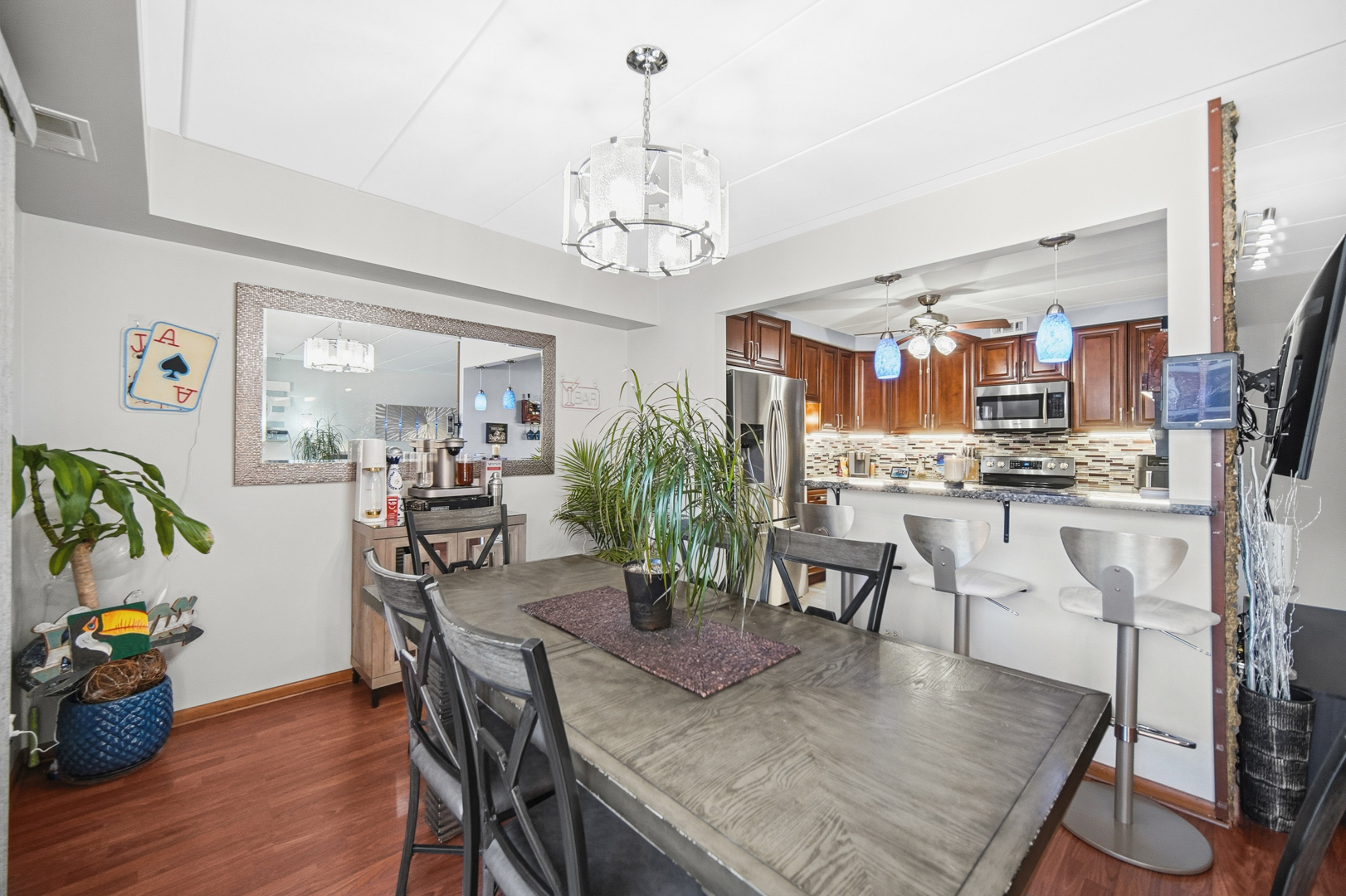 8208 Cobblestone Drive #1B, Palos Hills, IL 60465