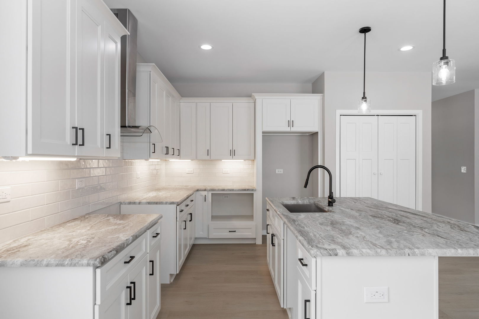 203 Hickory Street, Peotone, IL 60468