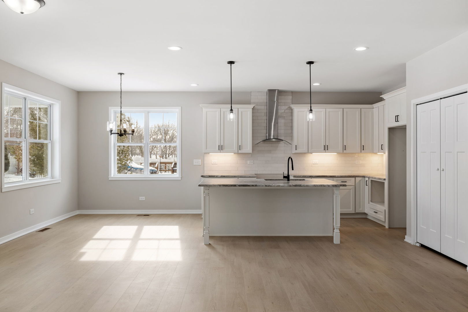 203 Hickory Street, Peotone, IL 60468