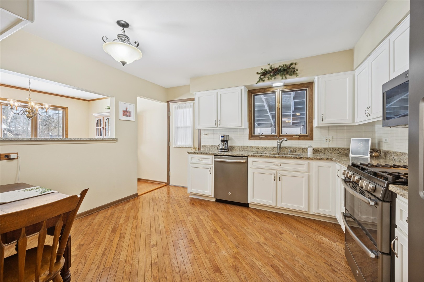 1607 Stoddard Avenue, Wheaton, IL 60187