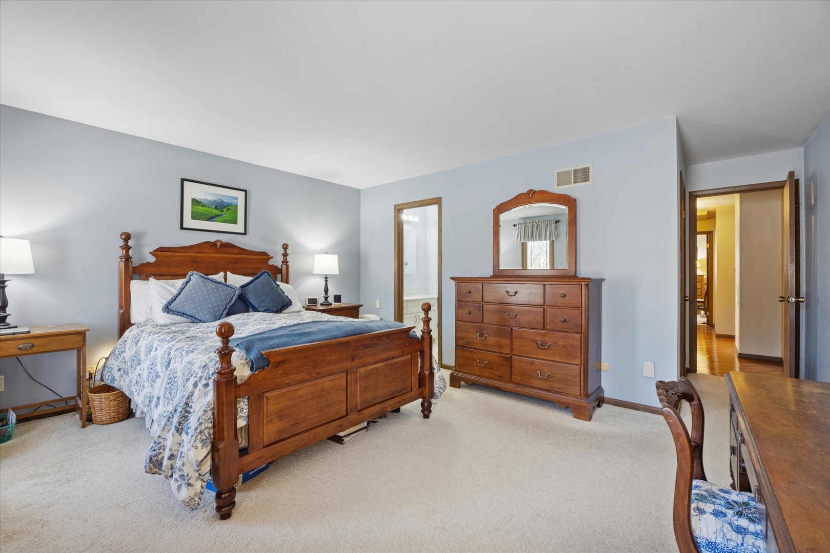 1607 Stoddard Avenue, Wheaton, IL 60187