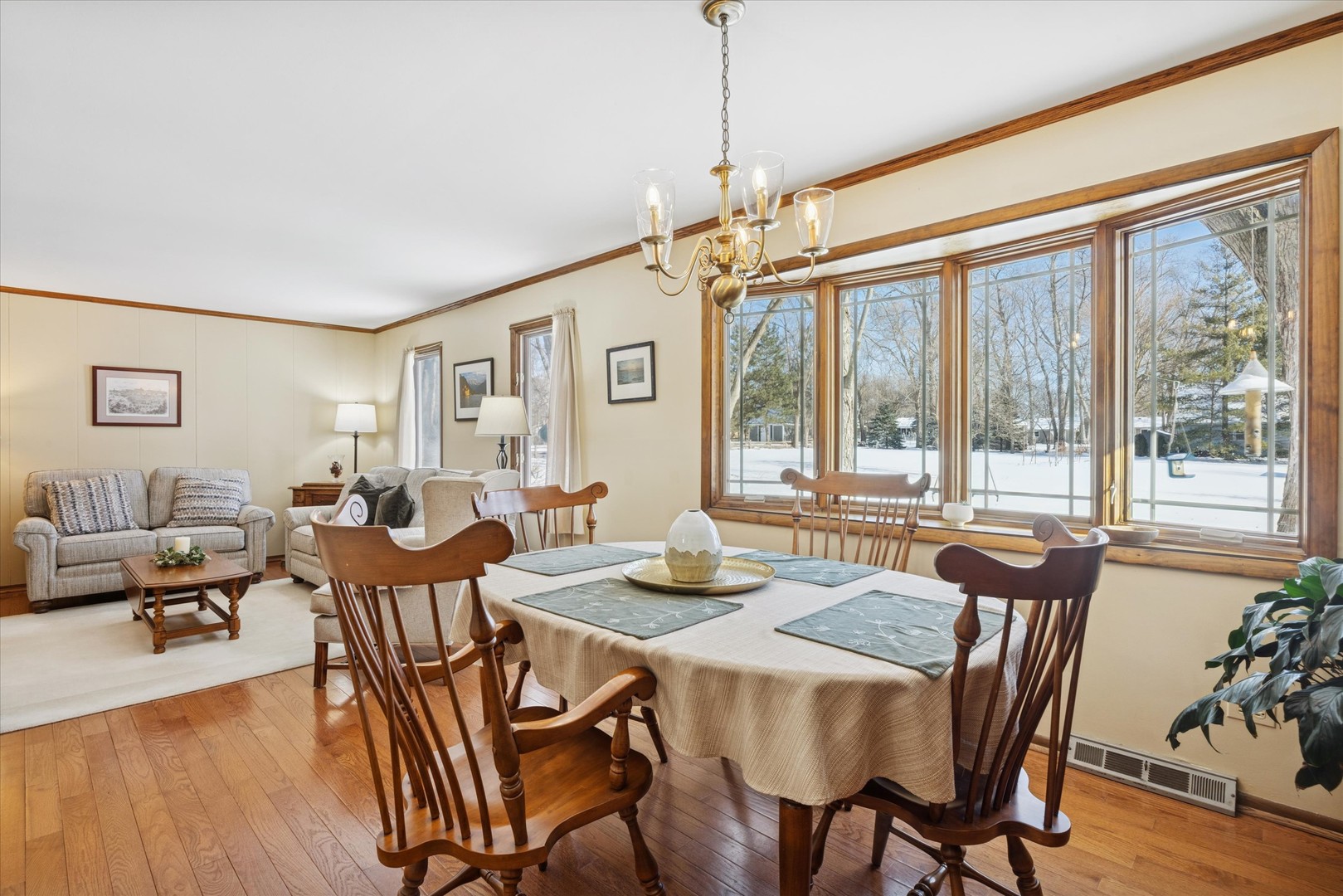 1607 Stoddard Avenue, Wheaton, IL 60187