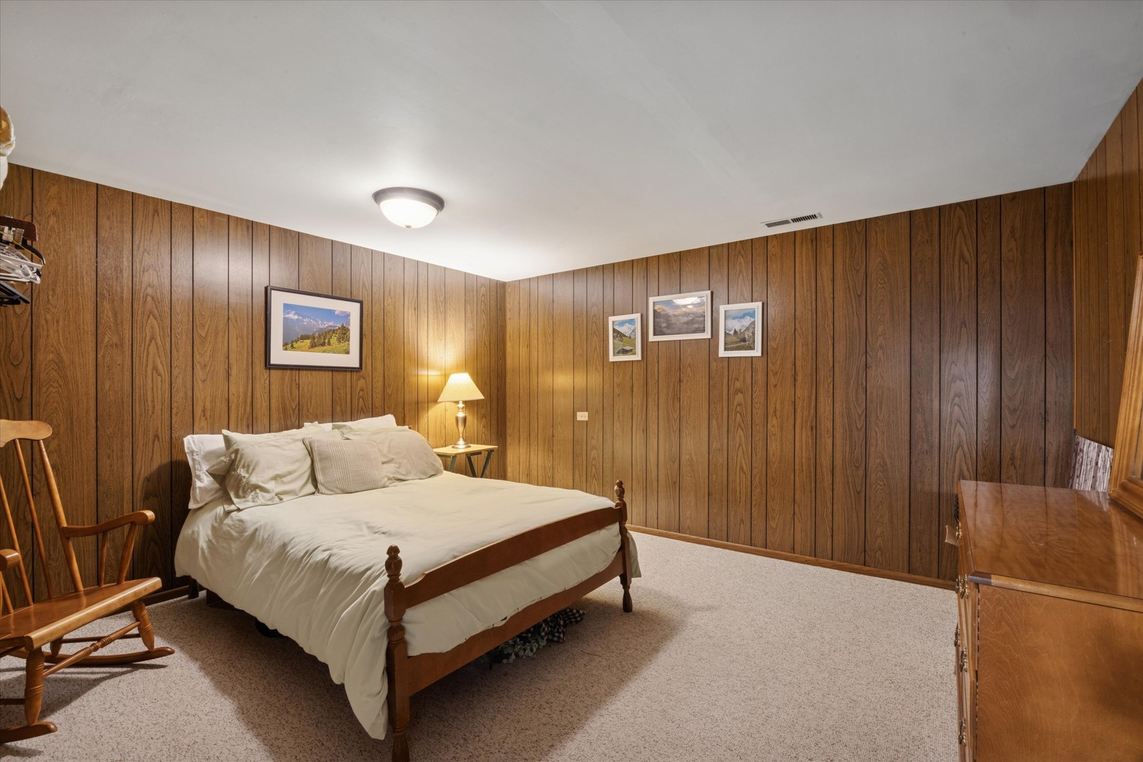 1607 Stoddard Avenue, Wheaton, IL 60187