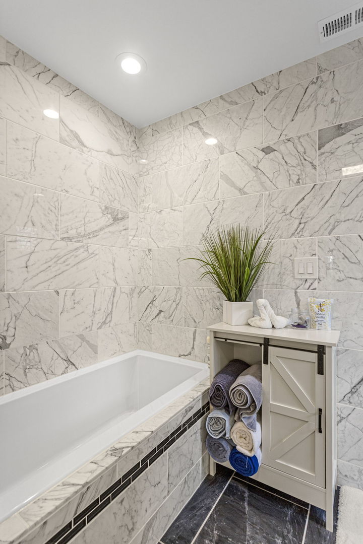 411 Provence Court, Lisle, IL 60532