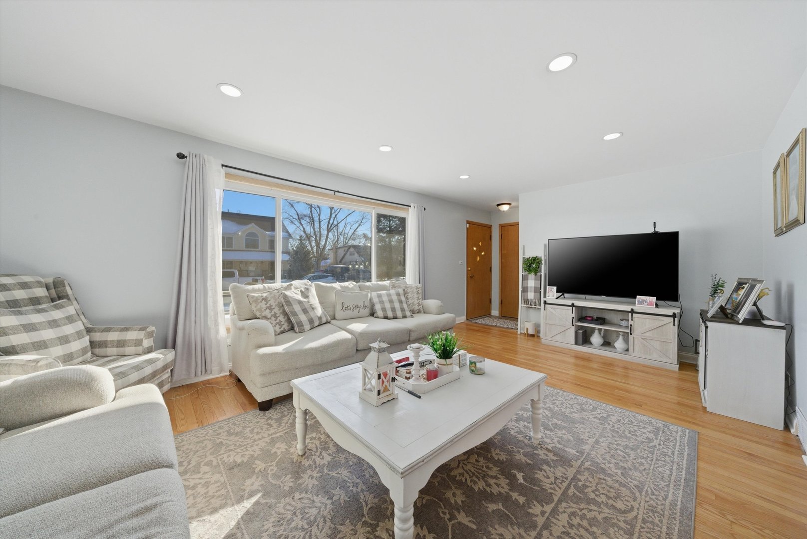 8930 Mcvicker Avenue, Oak Lawn, IL 60453