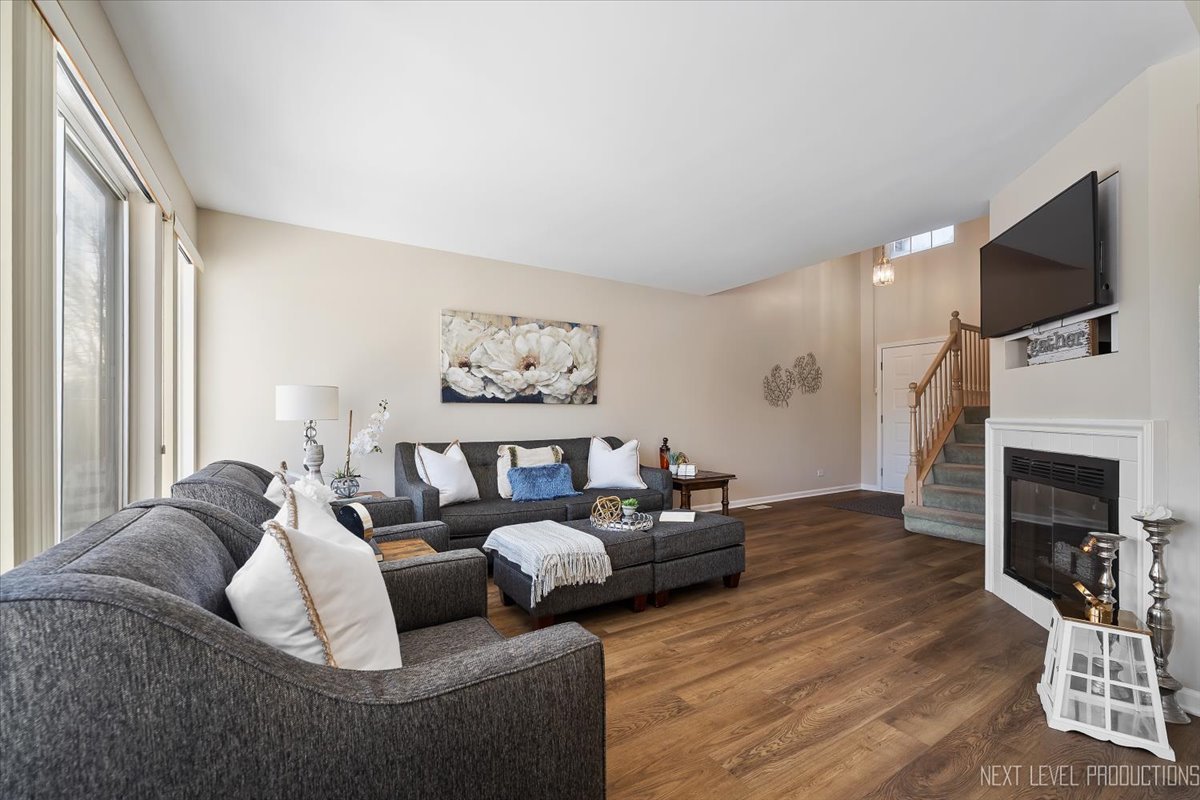 103 Locksley Drive, Streamwood, IL 60107