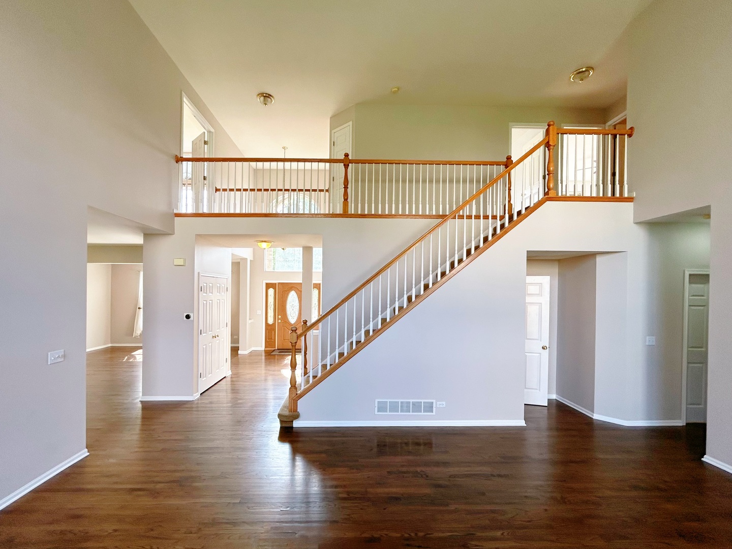 3 Barton Creek Court, Lake In The Hills, IL 60156