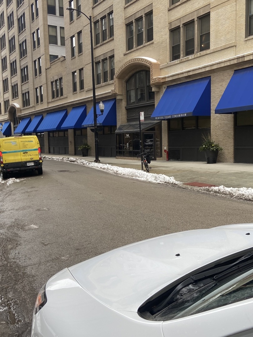 740 S Federal Street #404, Chicago, IL 60605