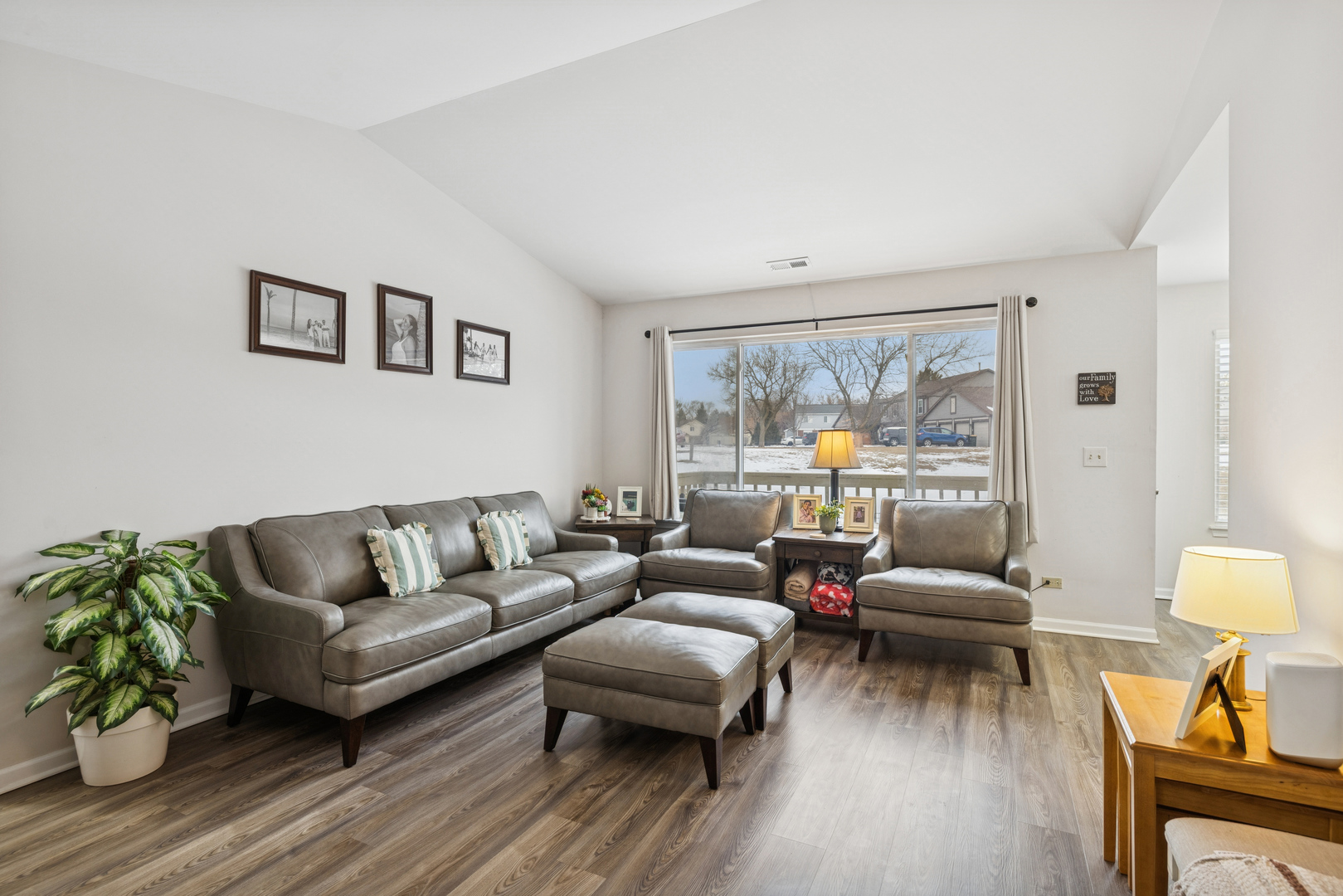 305 Crestview Drive #D, Wauconda, IL 60084