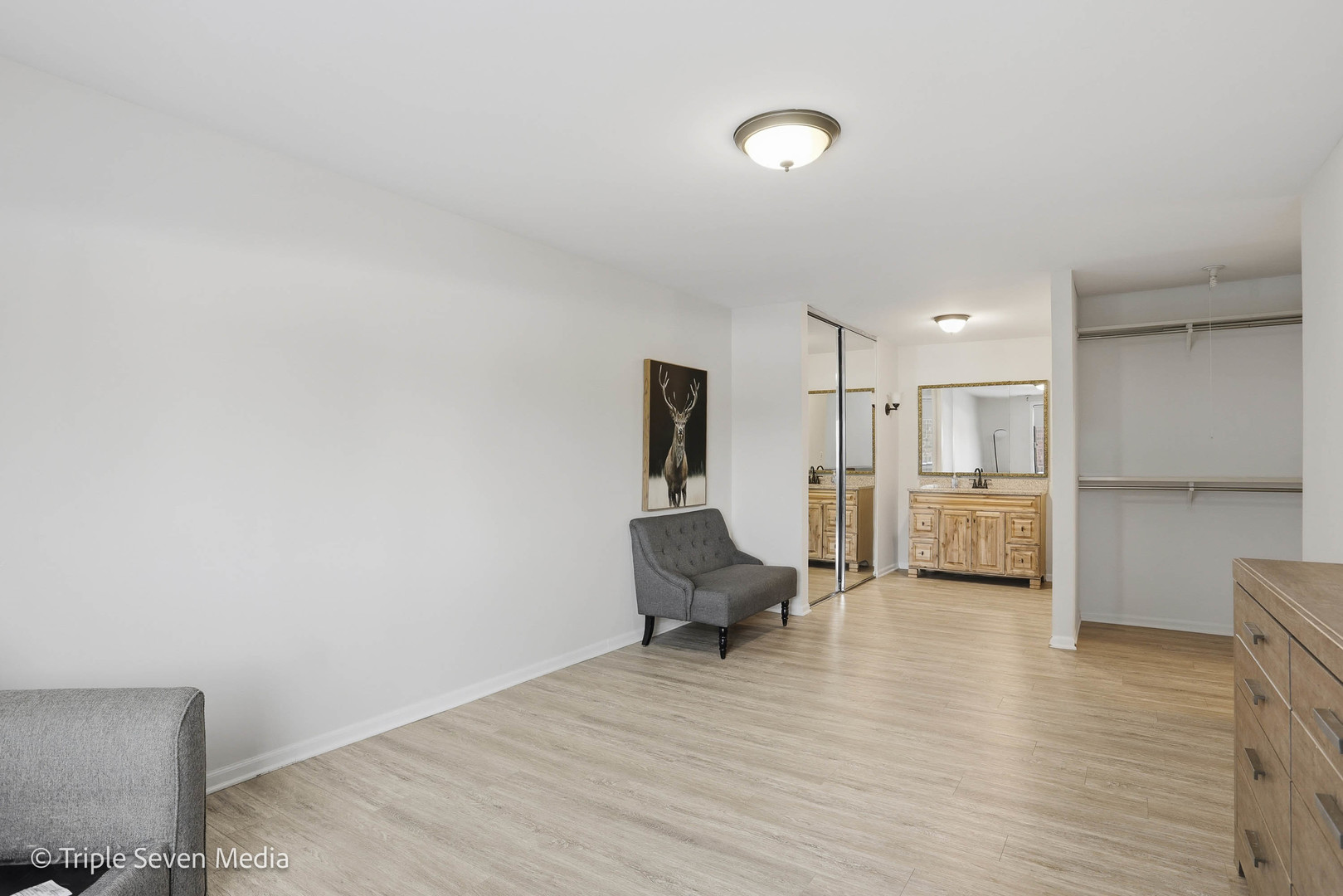 440 Raintree Court #1G, Glen Ellyn, IL 60137