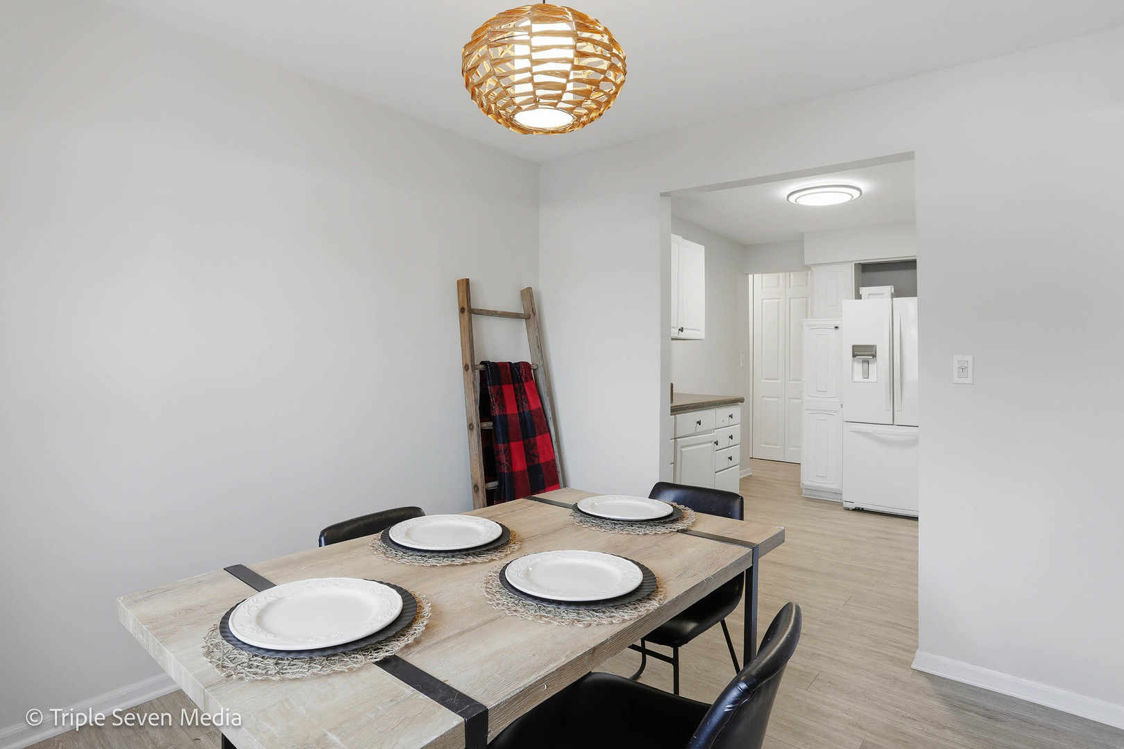 440 Raintree Court #1G, Glen Ellyn, IL 60137