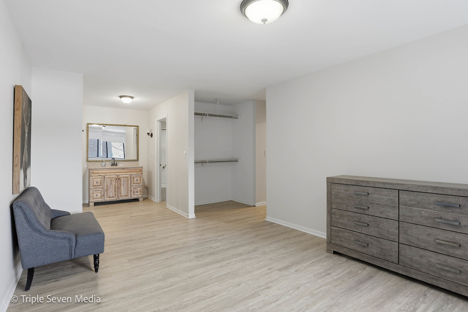 440 Raintree Court #1G, Glen Ellyn, IL 60137