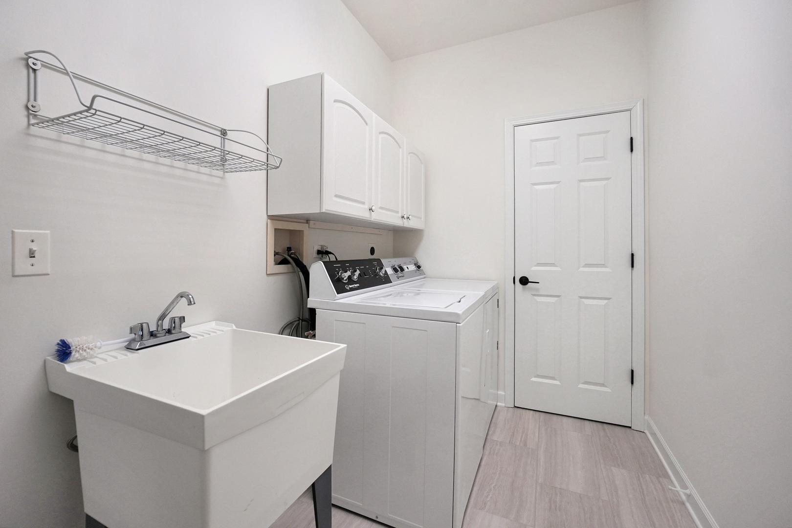 3135 Wild Meadow Lane, Aurora, IL 60504