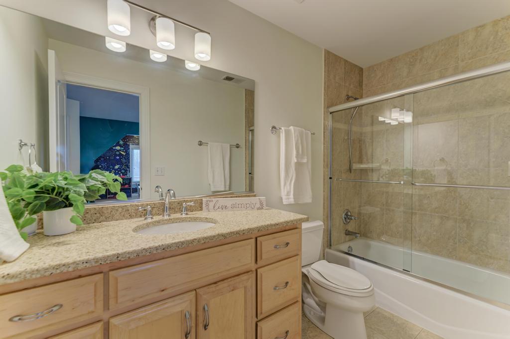 1061 Sean Circle, Darien, IL 60561