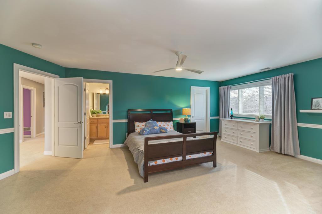 1061 Sean Circle, Darien, IL 60561