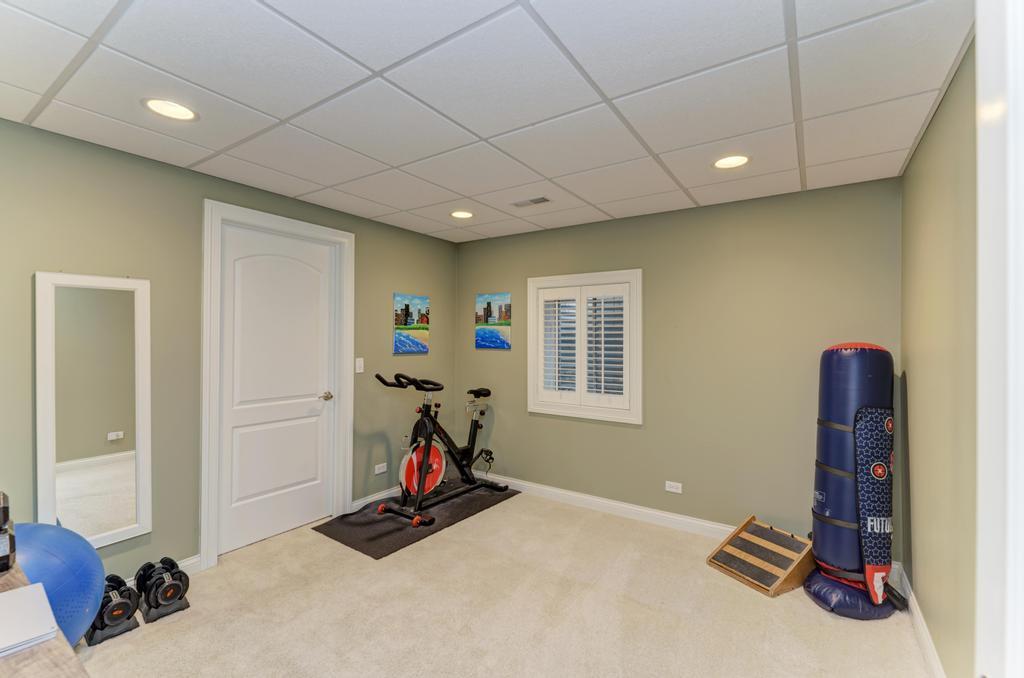 1061 Sean Circle, Darien, IL 60561