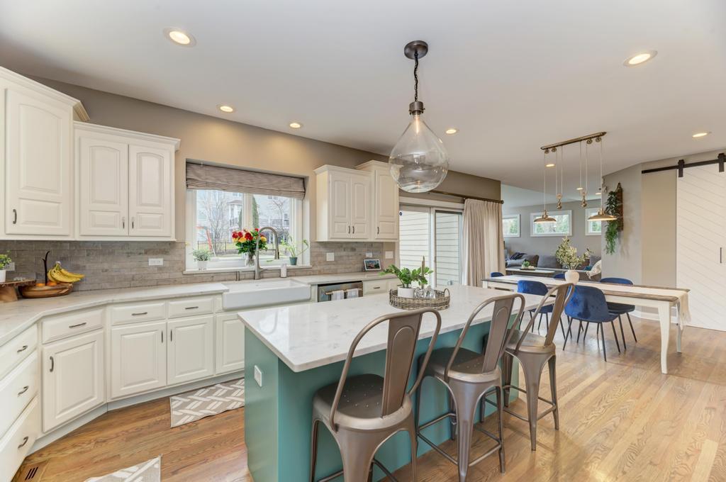 1061 Sean Circle, Darien, IL 60561