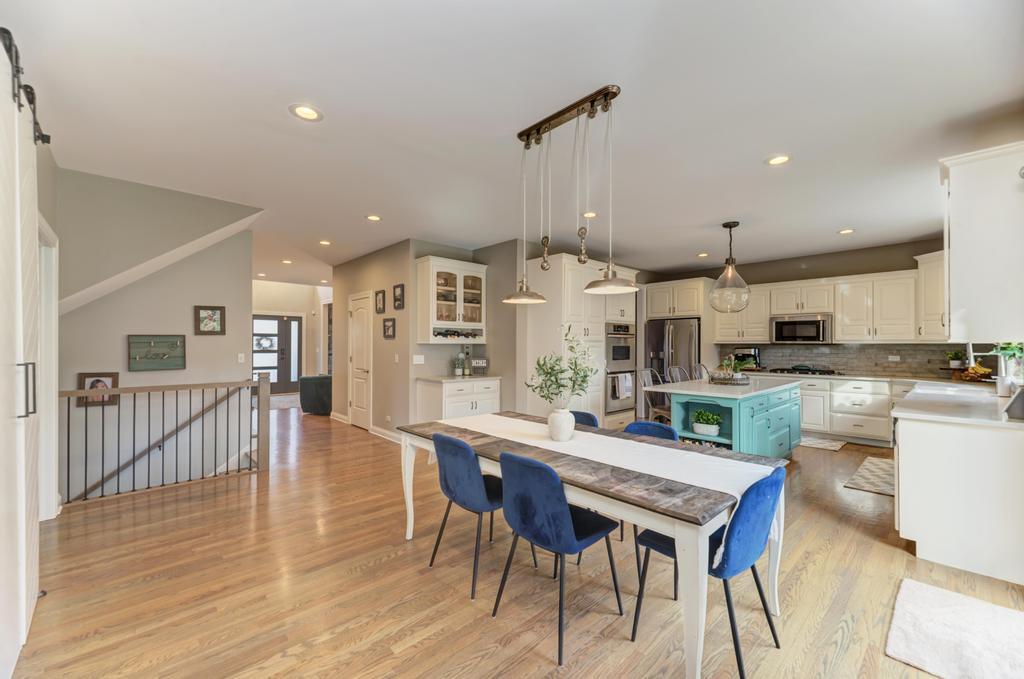 1061 Sean Circle, Darien, IL 60561