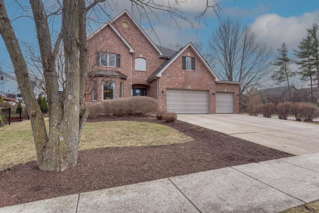 1061 Sean Circle, Darien, IL 60561