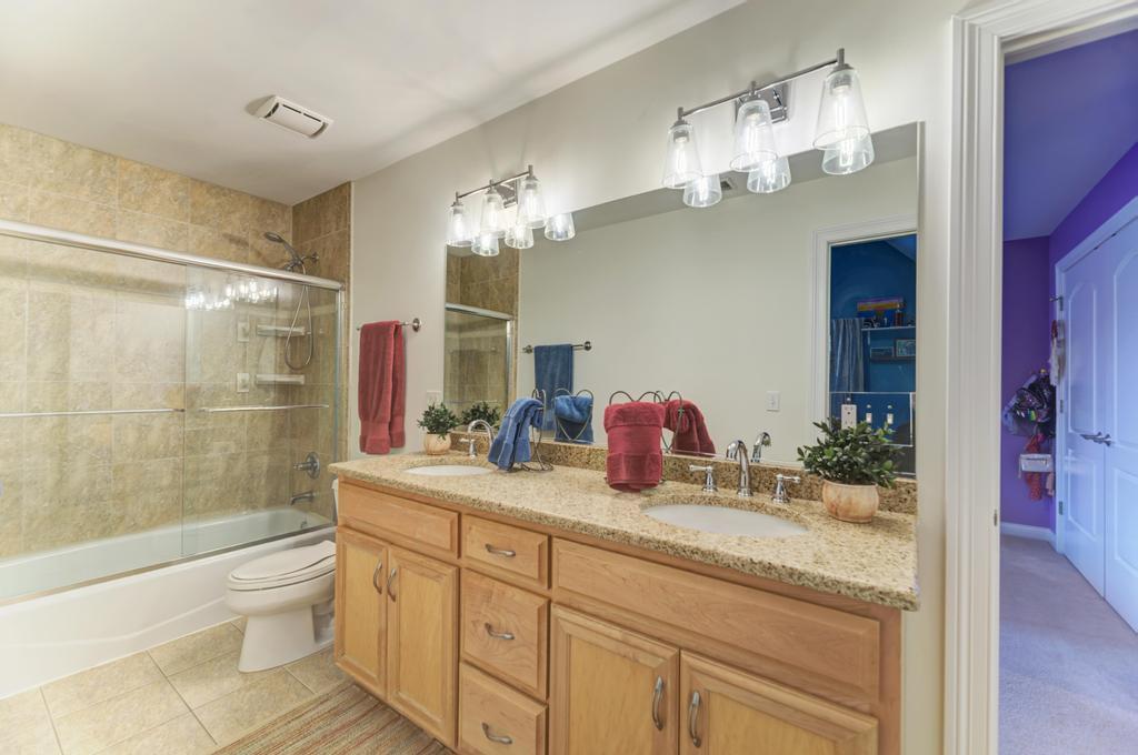 1061 Sean Circle, Darien, IL 60561