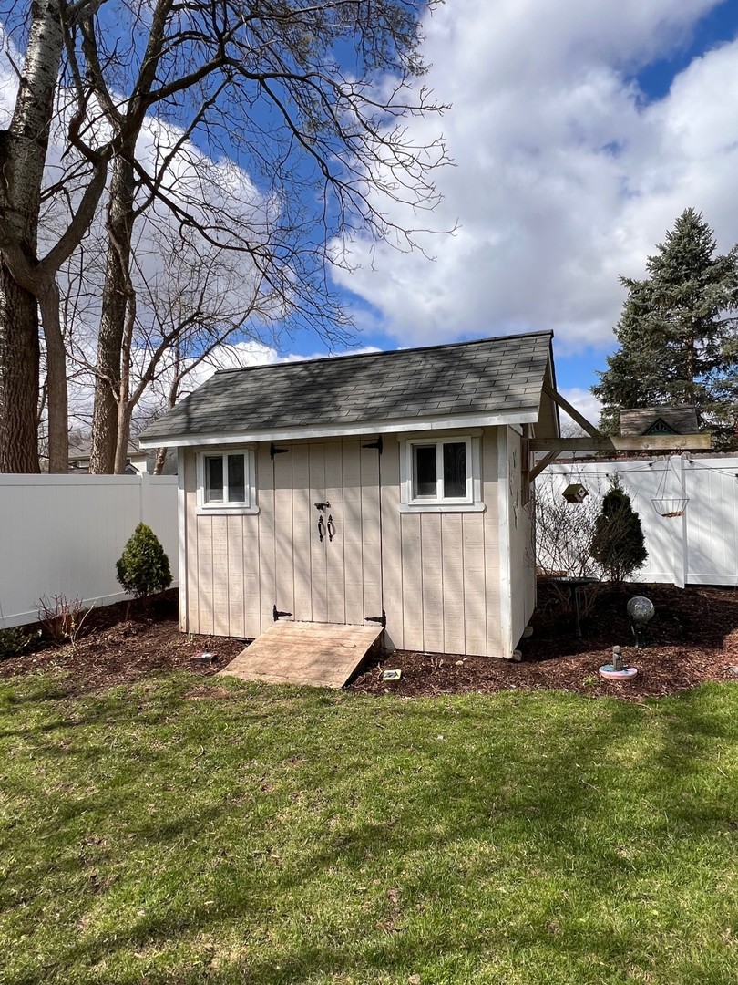 1331 S 7th Street, St. Charles, IL 60174