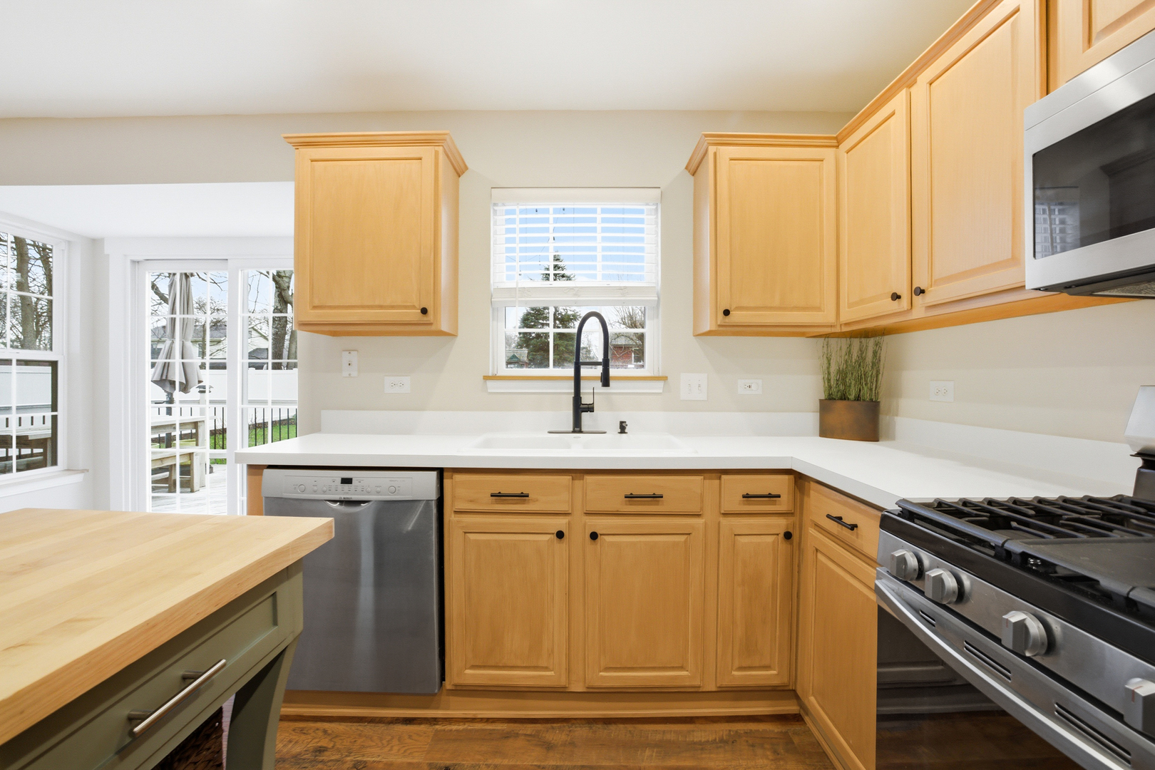 1331 S 7th Street, St. Charles, IL 60174